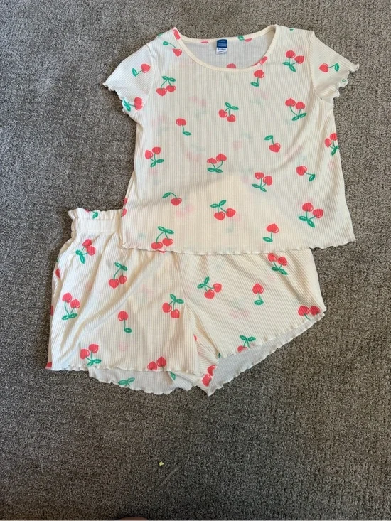 Old Navy Girls Cream Cherry Print Ribbed Short Pajama Set