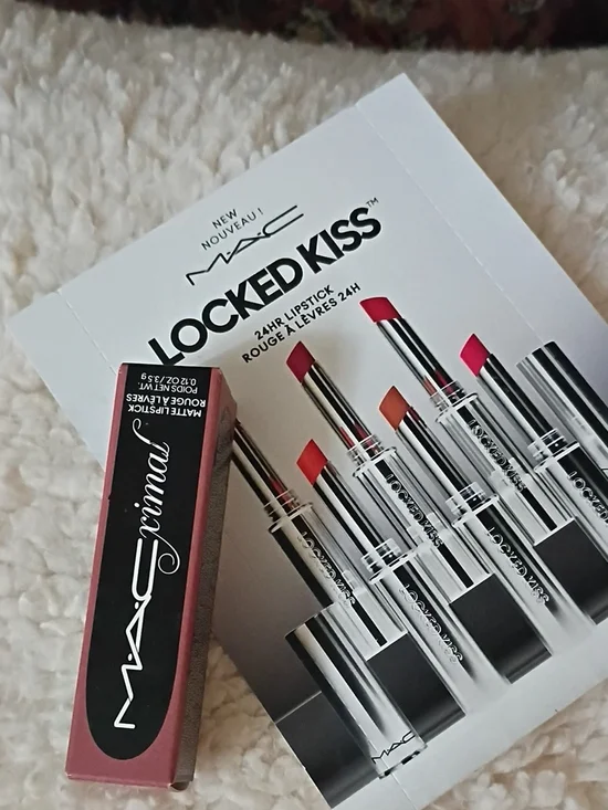 MAC Cosmetics MACximal  Lipstick -