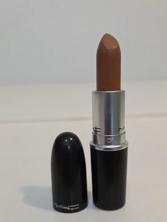 MAC #127 Feeling Myself Amplified Creme Lipstick (Discontinued)