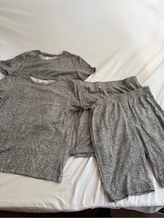 32 Degrees Kids Gray Heather Short Sleeve Pajama Set - Top & Shorts