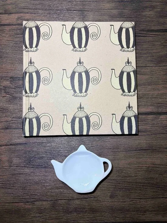 Teapot Lovers Plain Sketchbook & Teapot Shaped Small Porcelain Plate