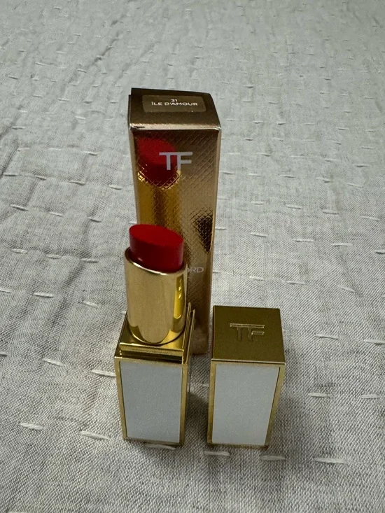 Tom Ford Ultra-Shine Lip Color in shade 31 Île D'Amour