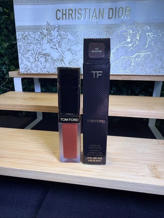 Tom Ford Liquid Lipstick Devoted - Warm Terracotta Nude