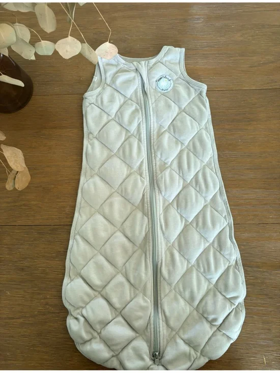Dream land weighted Quilted Zip Front Vest in Light gray