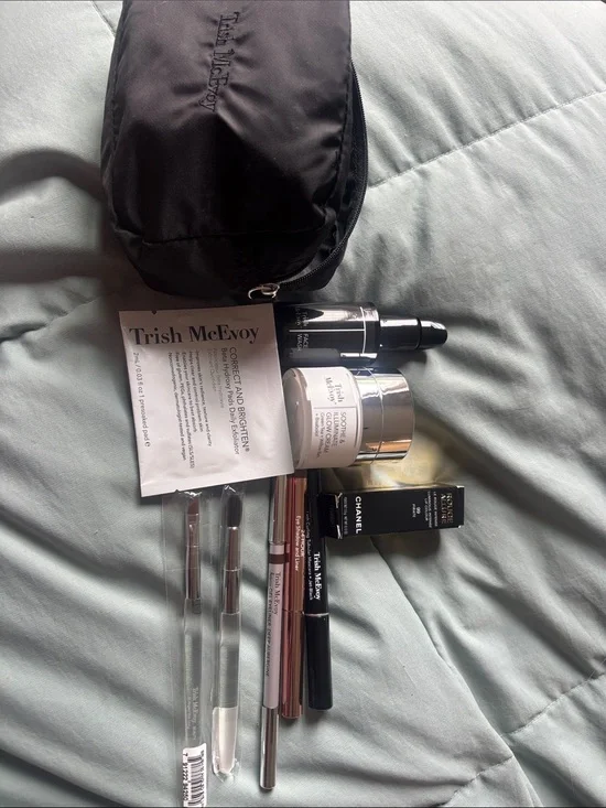 Trish McEvoy Makeup Kit with Chanel lipstick— new!