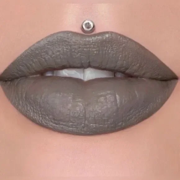 Jeffree Star Velvet Trap Lipstick in Grave Digger