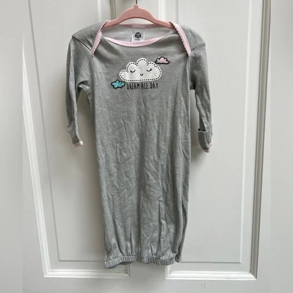 NWOT Gerber 0-6M Cloud Dream All Day One Piece Open Bottom Nightgown Pajamas