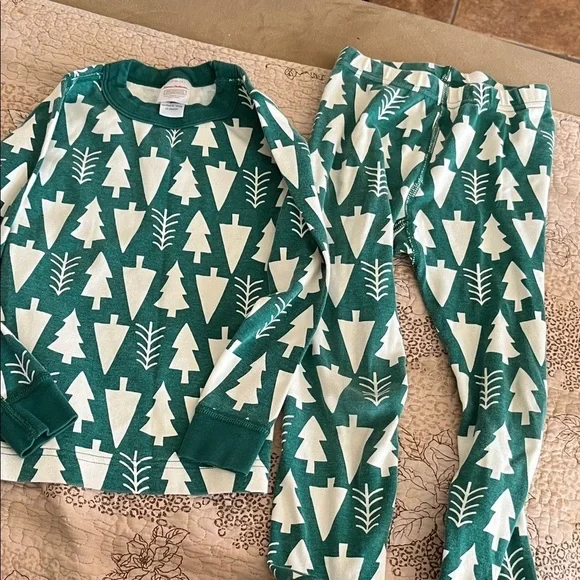 Hanna Andersson striped long sleeved Pajamas Green Christmas Tree Print  S 5