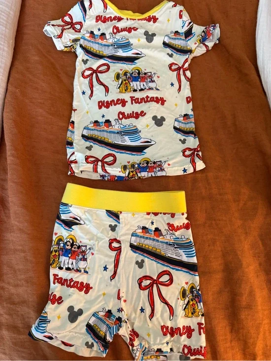 Bamboo White & Yellow 'Disney Fantasy Cruise' Pajama Set 3T