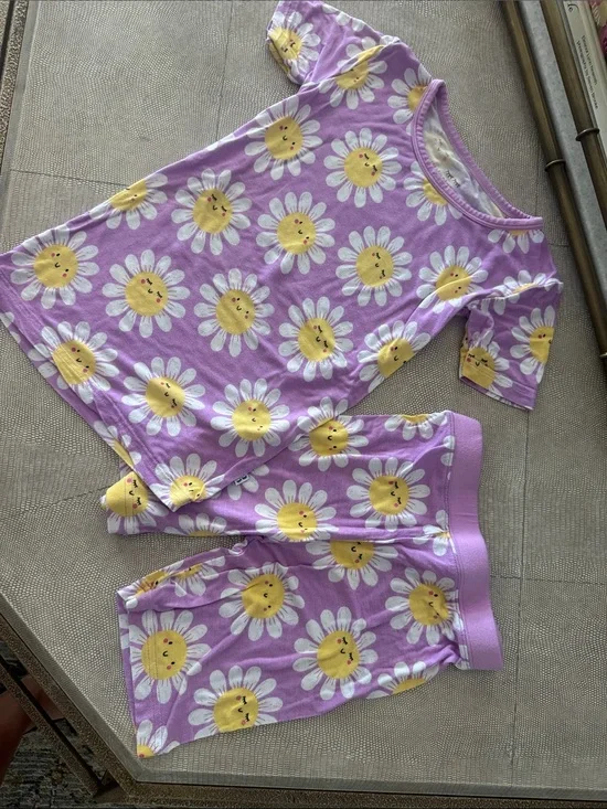 Little Sleepies pajama set size 5/6 Shorts/short sleeve EUC