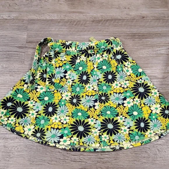 GapKids Flowered Corduroy Skirt Size 4