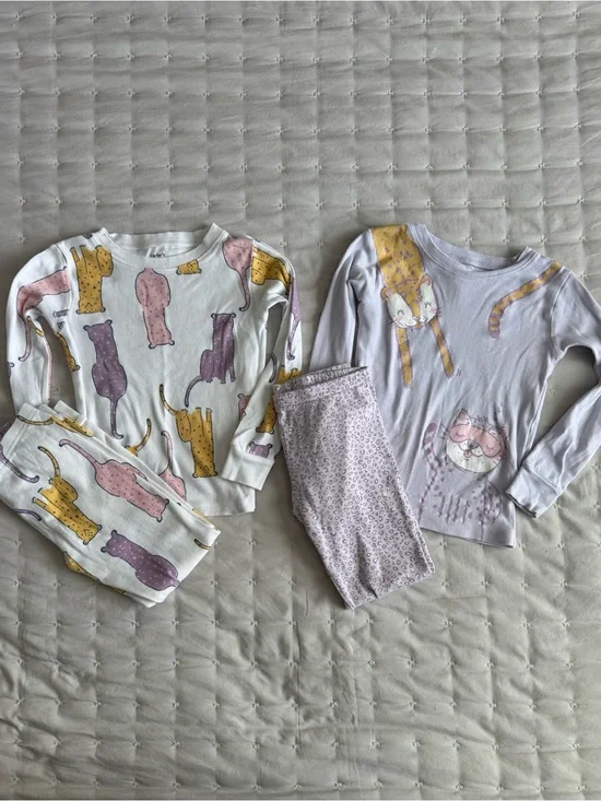 Carter’s Girls 5T 2 Cotton Pajama Sets Cat Print Long Sleeve Sleepwear Bundle