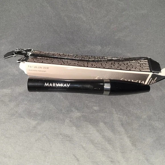 Mary Kay Ultimate Mascara Black : Volumizing Thickening Full Size .28 Oz.