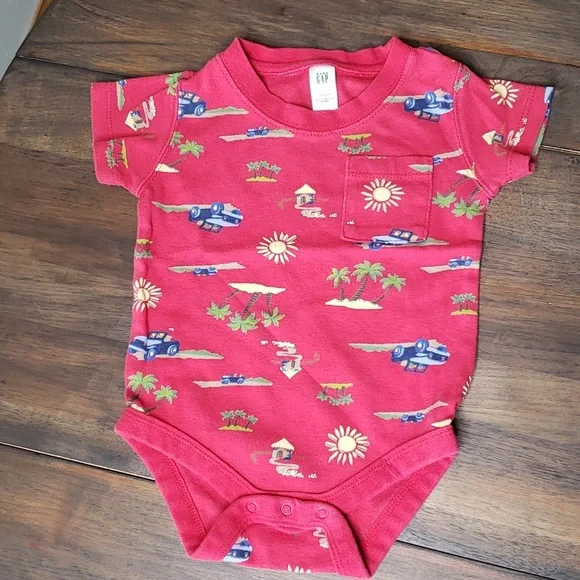 Baby Gap NWOT Beach Print BodysuitSz 3-6M