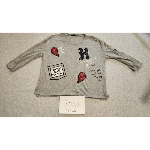 Bershka BSKGIRL Shirt Girls Small Gray Sequin Patch Graphic 3/4 Sleeve‎ Youth
