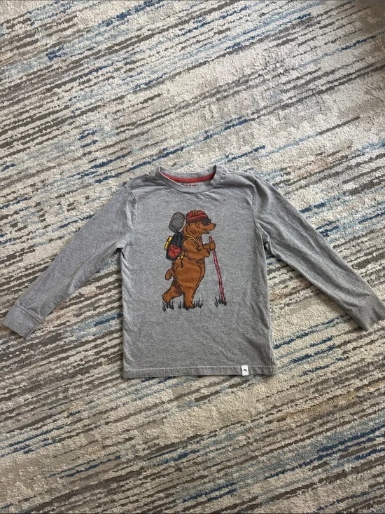 Tommy Bahama long sleeve grey hiking bear t-shirt size 5/6