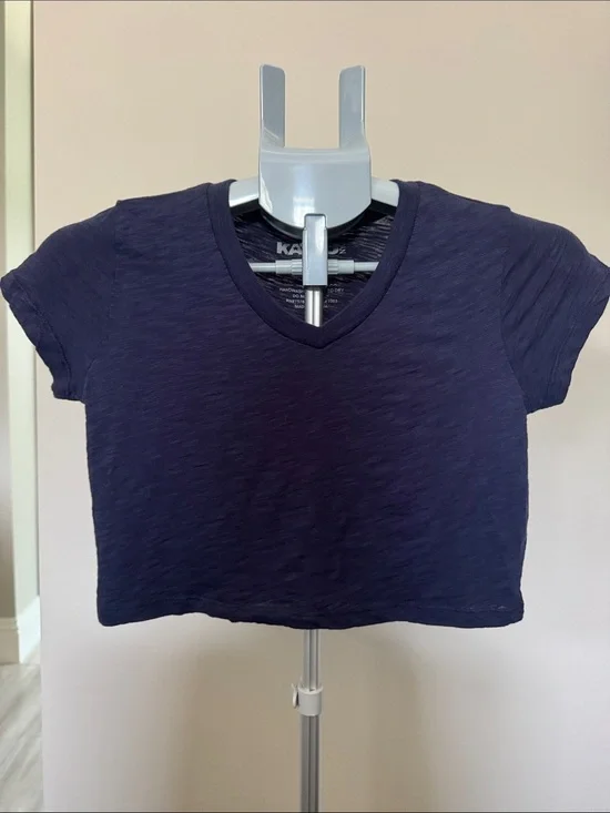 Katie J NYC Girls Navy Short-Sleeve V-Neck Crop Tee Medium