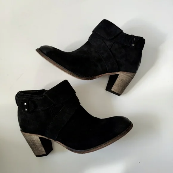 Johnston & Murphy  Suede Leather Ankle Heel Boots