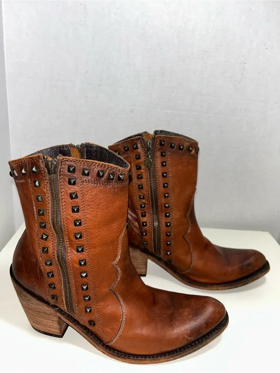 Liberty Black Delano Cotto Brown Distressed Leather Studded Western Cowboy Boot