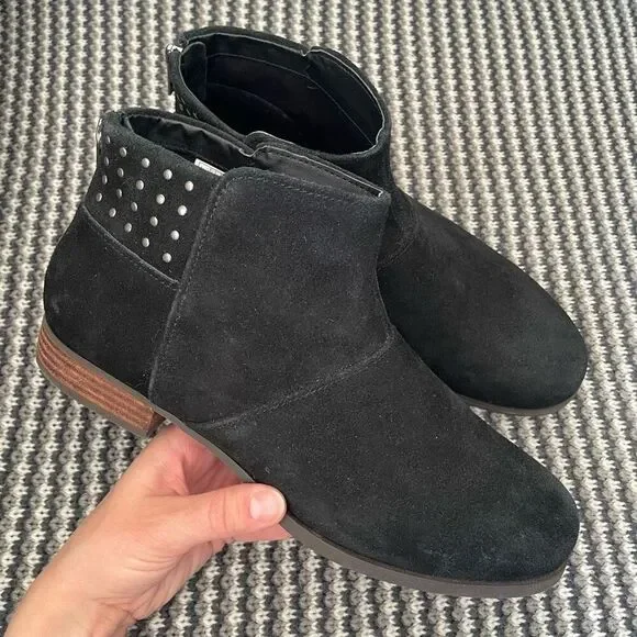 Koolaburra by Ugg Giyah Black Suede Studded Ankle Boots Women’s Shoe Size 9.5