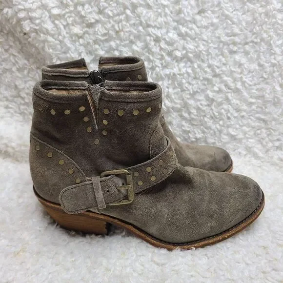Sofft Allene Riveted Studded‎ Leather Ankle Boots Size 7