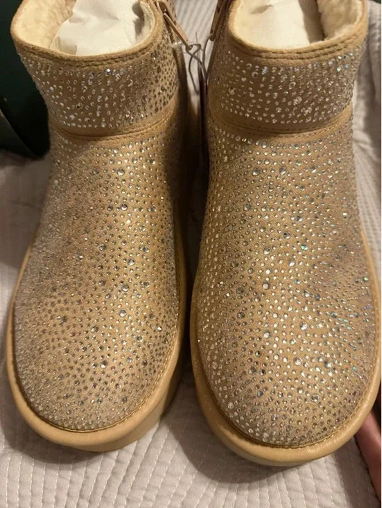 Wild Fable Missy Beige Memory Foam Platform Boots Size 8