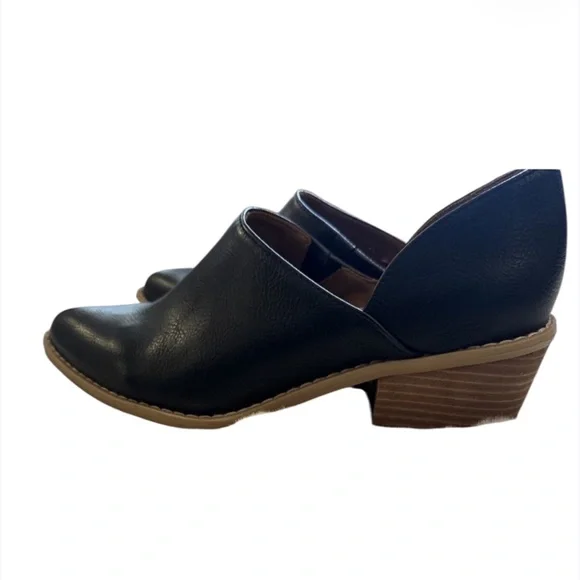 Cynthia Rowley Eddie Shoe Bootie‎ Black Pointed Toe size 8,5