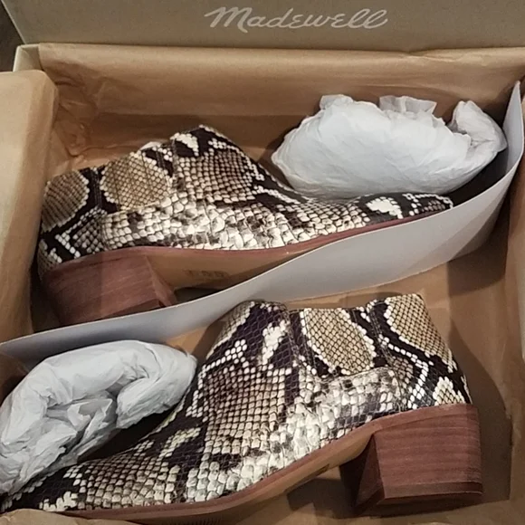 NEW Madewell Embossed Leather Chelsea Snake Print Booties Boots 8.5