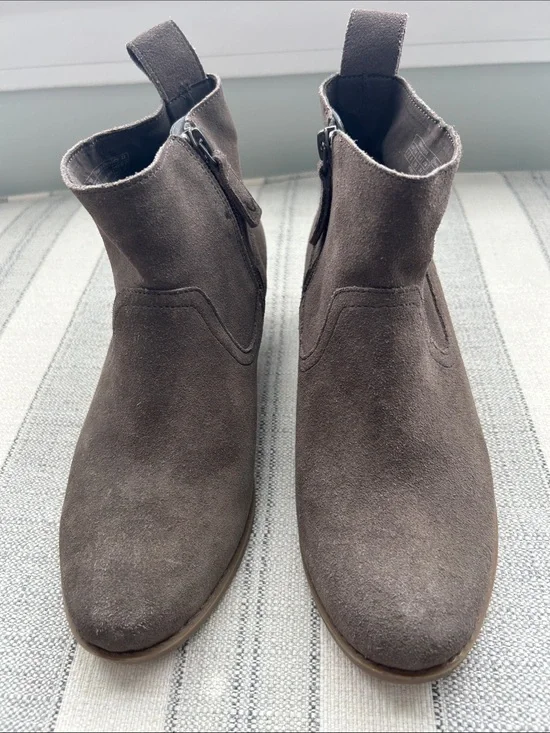 Vionic Brown Suede Ankle Booties