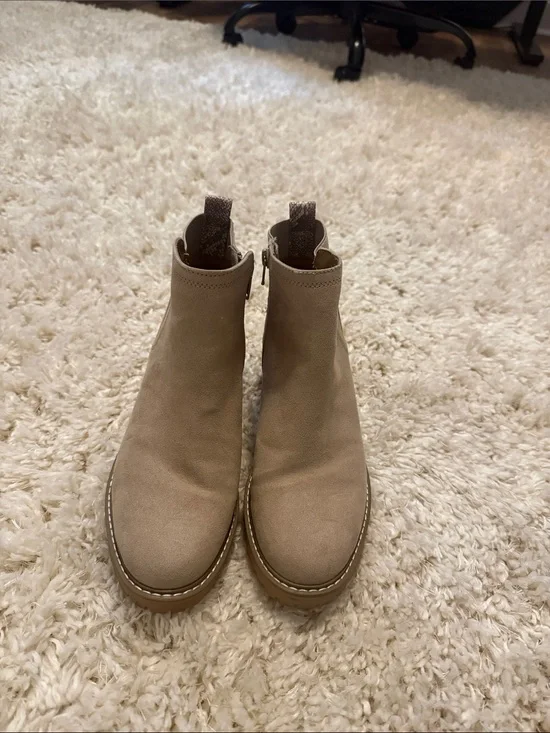 Universal Thread Light Taupe Suede Chelsea Booties