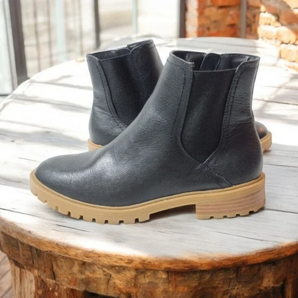 Wonderly Hannah Women's Black Faux Leather Chelsea Ankle Boots size 7.5M