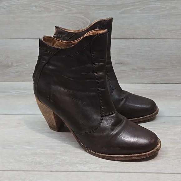 J Shoes Women Ranch 2 Ankle Leather Western Moto Heels shoes boots sz 9