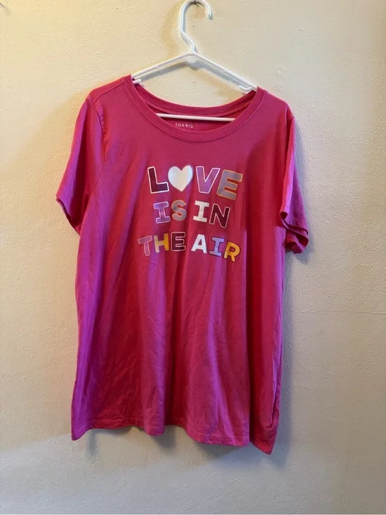 Torrid Plus Size 2 Pink Graphic Tee 