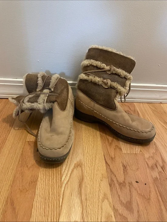 Blondo Two-Tone Shearling Cuff Lace-Up Winter Boots - Tan & Brown