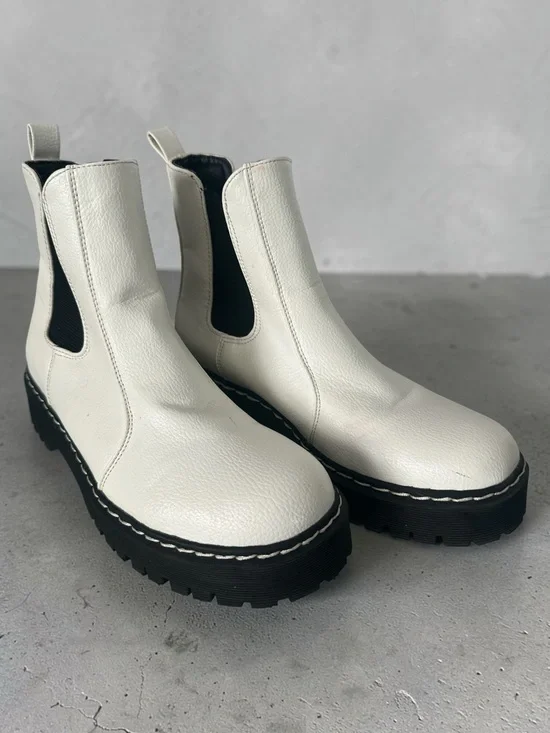 Chelsea LeatherPlatform ankle Boots NWOT