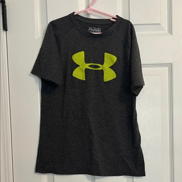Boys Under Armour Gray HeatGear Shirt size Youth M