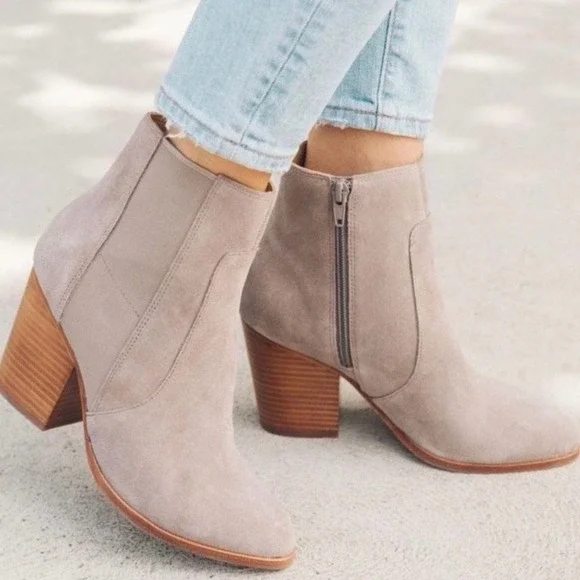 Soludos Emma Mineral Grey Suede Block‎ Heel Booties – Size 7.5 Ankle Boots