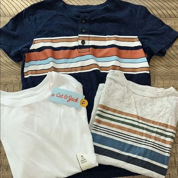 🏄🏼 Cat & Jack set of 3 Short Sleeve Tees 2 Stripe Ts & 1 White T is NWT 🏖️