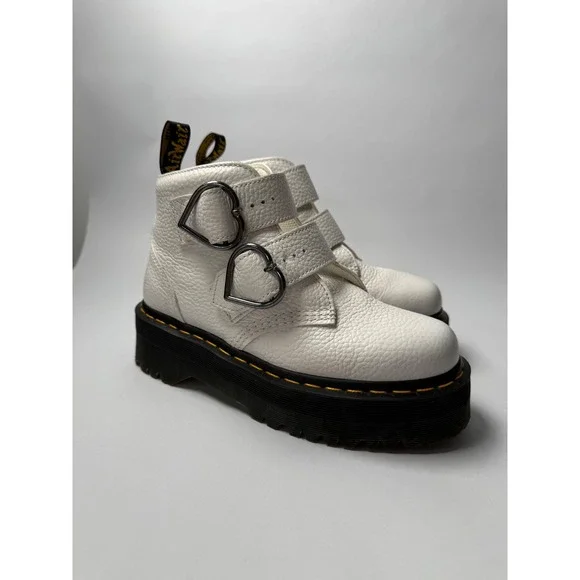 Dr.‎ Martens Devon Heart White Leather Platform Buckle Boots US 7 Women