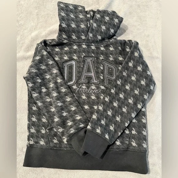 GAP Gray Houndstooth Hooded Sweatshirt with DAP Harlem Embroidery. Gently Used