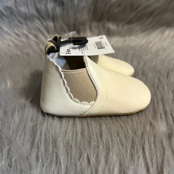 Carter's Child Of Mine Baby Shoes Infant Girl's‎ Size 3-6 Months White Booties