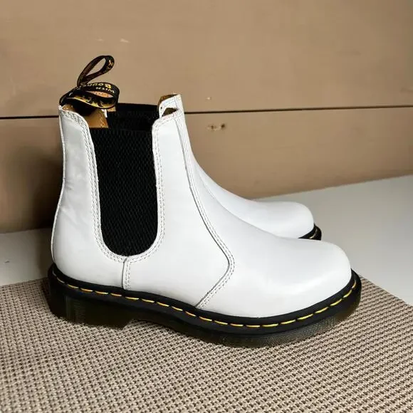 Dr. Martens 2976 White Chelsea Boots Smooth Leather Women‎ US 6 EU 37