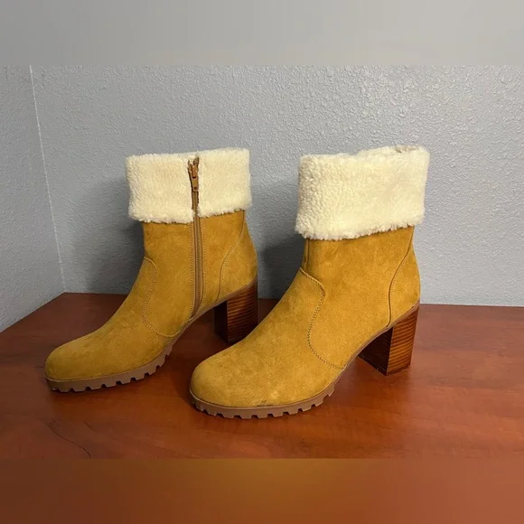 Crown & Ivy Women’s Tara Tan &‎ Fur Top Ankle Zipper Booties Size 9.5M Winter