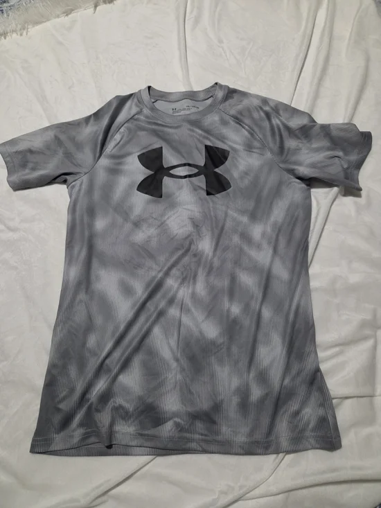 Under Armour Gray Short-Sleeve Performance Tee with Black Logo