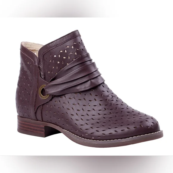 NWB Waco Priscilla Leather Bootie In French Roast Color‎ Size 9.5