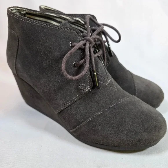TOMS Desert Wedge Booties Womens 8 Dark Grey Suede‎ Lace Up Ankle Boots