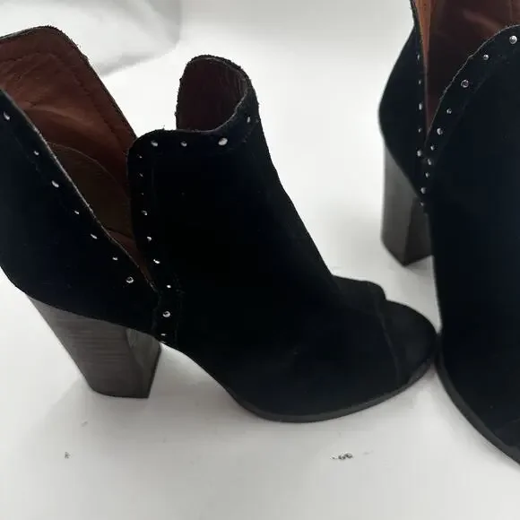 Lucky Brand Libeth Ankle Boots Women’s 7.5. Black Suede‎