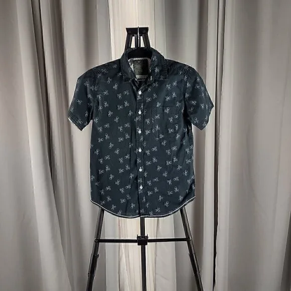 DCBD Boys 100% Cotton Black, White, Skull And Crossbones Dress Shirt Size M