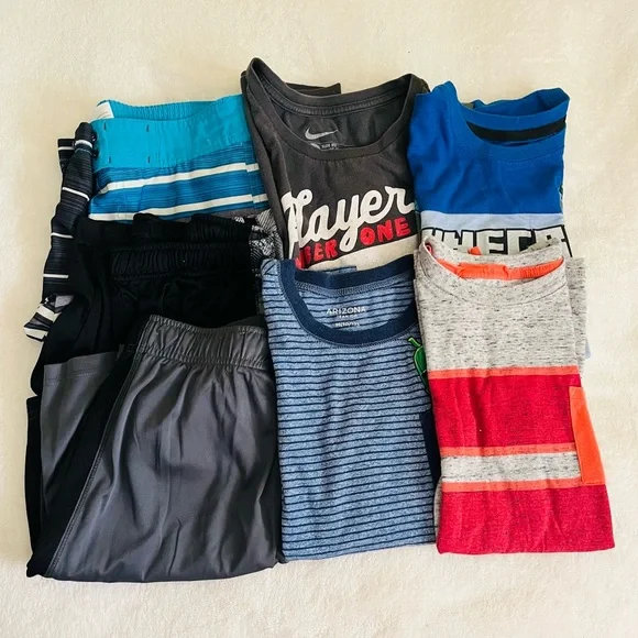 Bundle 4 T-shirt and 2 Shorts Kids‎ Apparel Collection Sz 10 -12
