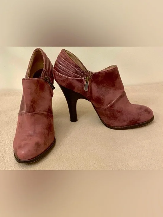 Frye Valerie Piping Purple SZ 8 Dark Cottagecore Goth Leather Ankle Bootie Heels
